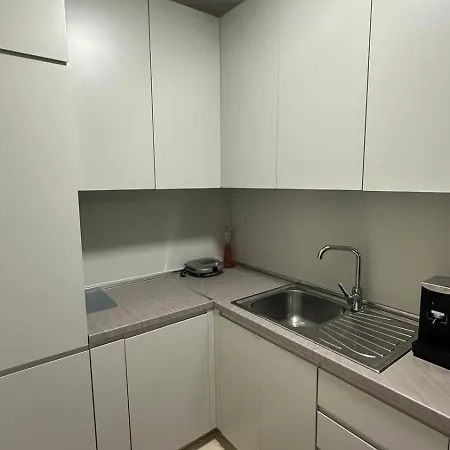 Pazari I Ri: Cozy * טיראנה