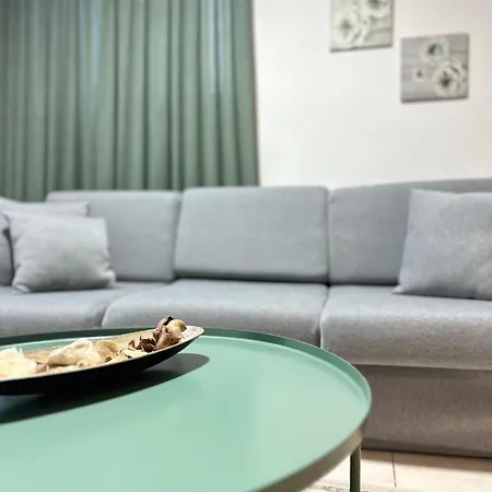 Pazari I Ri: Cozy 티라나