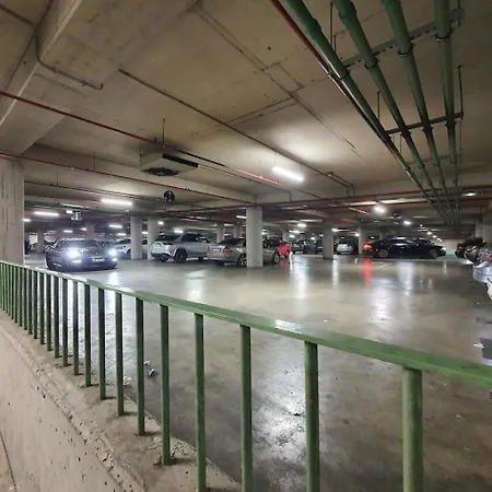 Pazari I Ri: Cozy * Tirana